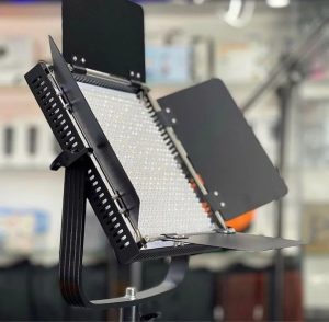 Sutefoto led660 with strong stand