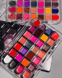Blossom Afro Chic Lip Palette