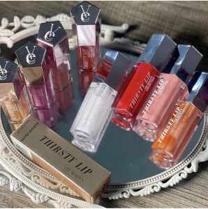 Vee Beauty Thirsty Lipgloss