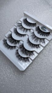 Undranded 5in1 white tray lashes
