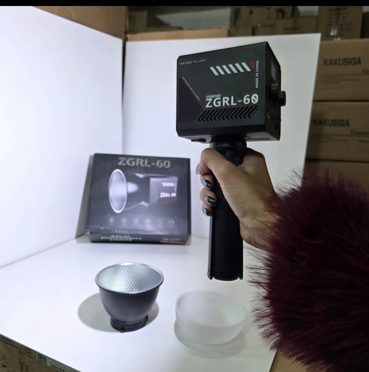 ZGRL -60 LIGHT WITH SOFT BOX AND INBUILT BATTERY - Image 4