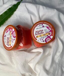 Alpha arbutin sugar scrub