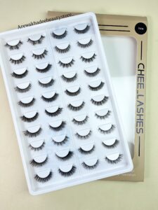 Chee lashes 20 in 1