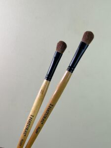Inatural fluff brush